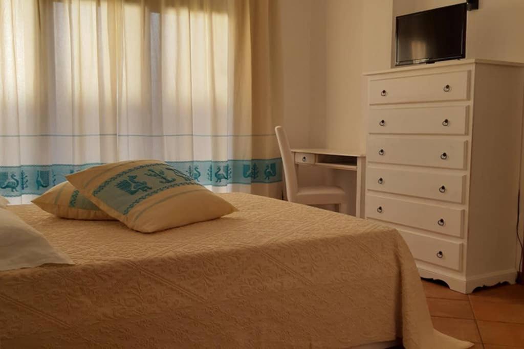 Bella Casa Con Giardino A 10 Minuti Dal Mare Apartment Aglientu Luaran gambar